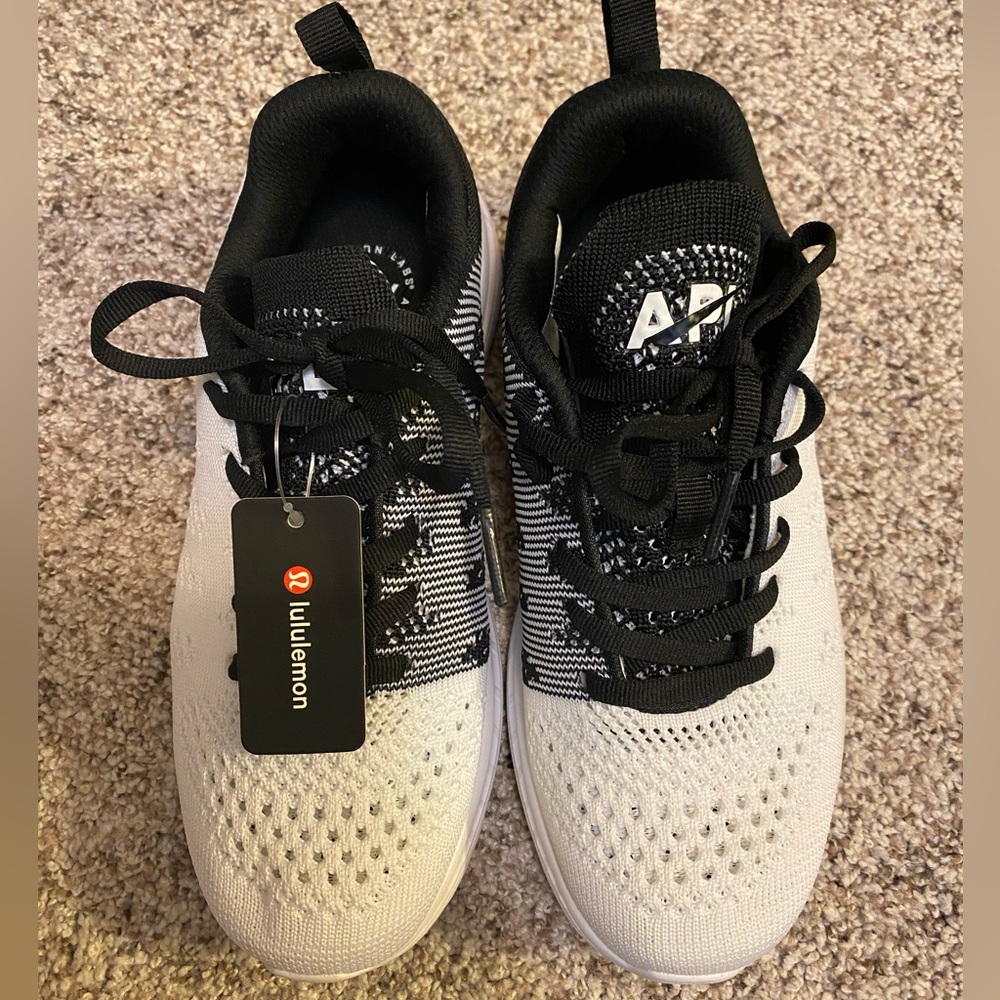 Lululemon Women’s APL TechLoom Pro shoes size 5.5